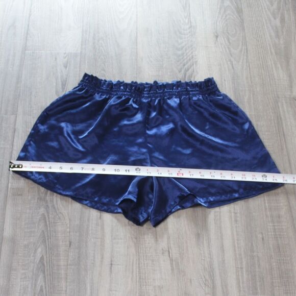 Vintage Victoria’s Secret Gold Label Stretchy Silky Shorts - Picture 8 of 10